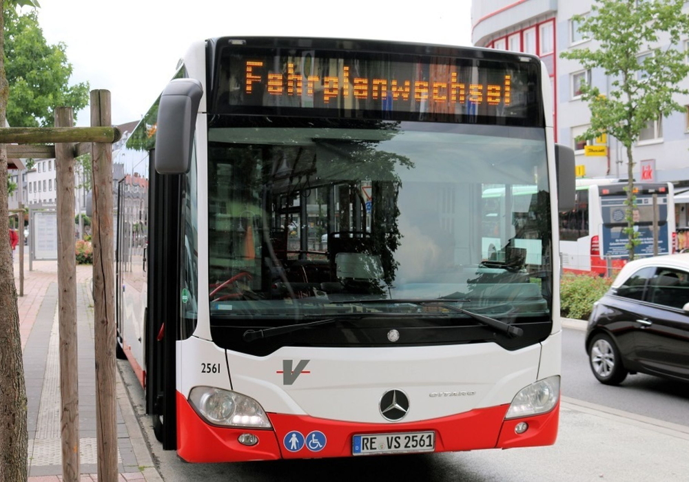 Vestische Bus mit Schriftzug Fahrplanwechsel
