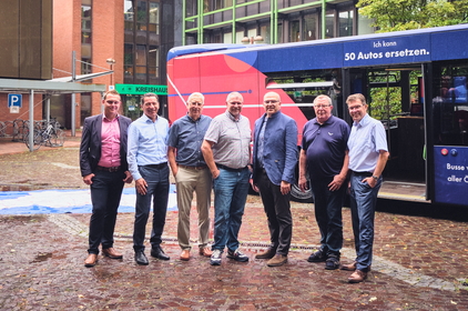 Gruppenbild bei der Veranstaltungsreihe Mobiler Zukunftsdialog beim Kreis Recklinghausen mit Vertretern aus Politik, Verwaltung und von der Vestischen