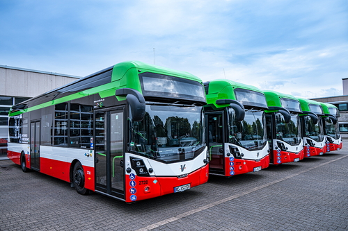 Fünf Wasserstoffbusse des nordirischen Herstellers Wrightbus auf dem Betriebshof der Vestischen in Herten.
